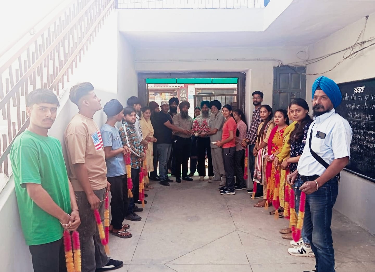 बाबा वजीर सिंह खालसा स्कूल नवांशहर में एनएसएस कैंप का समापन समारोह
